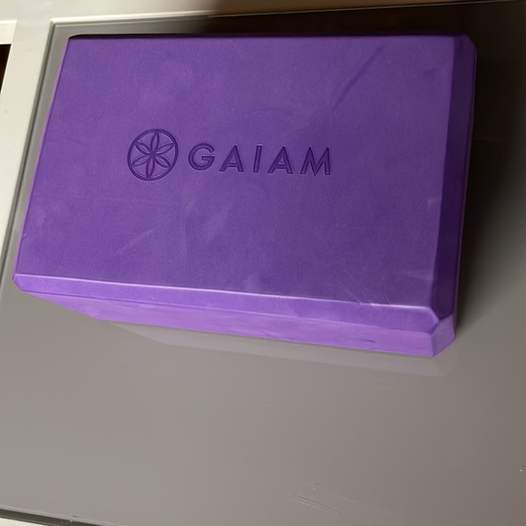 Gaiam yoga block purple - Picture 2 of 2